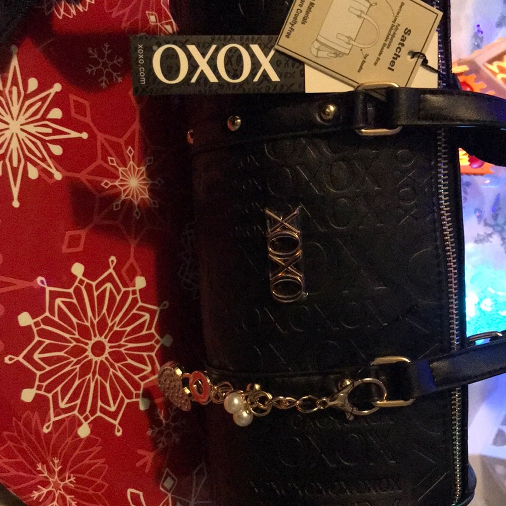 XOXO Black Crossbody Bag with Gold Accents - Picture 6 of 14